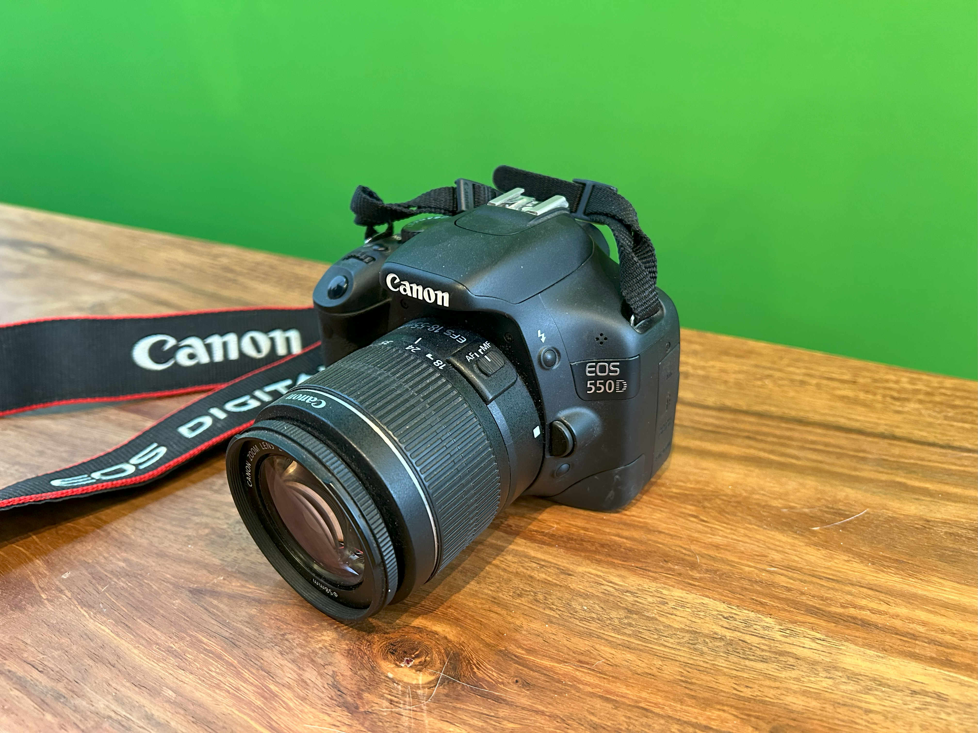 A Canon EOS 550D, from the front